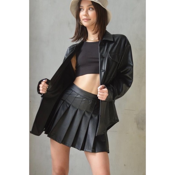 LAST ONE Faux Leather Oversized Black Shacket - Picture 3 of 7